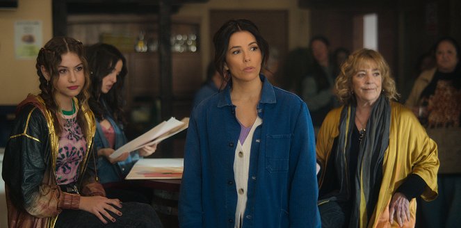 Land of Women - Chapter 5 - Do filme - Victoria Bazua, Eva Longoria, Carmen Maura