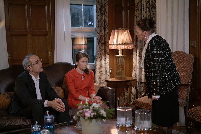 Camdaki Kız - Episode 5 - Film - Şerif Erol, Burcu Biricik, Nur Sürer