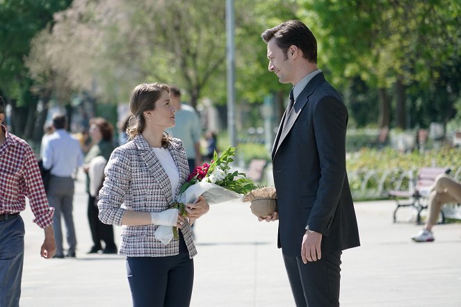 Girl in the Glass - Episode 6 - Photos - Burcu Biricik, Feyyaz Şerifoğlu