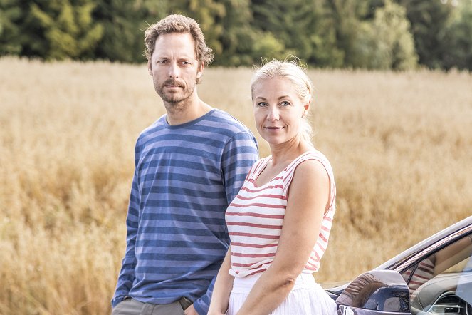 Neste sommer - Season 1 - Do filme - Trond Fausa, Janne Formoe