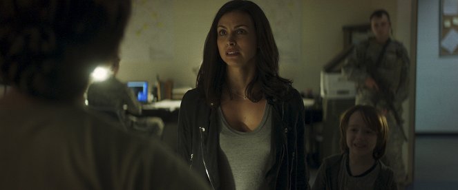 Greenland: Poslední úkryt - Z filmu - Morena Baccarin, Roger Dale Floyd