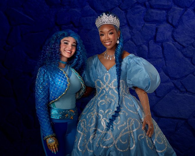 Descendants: The Rise of Red - Promo - Malia Baker, Brandy Norwood