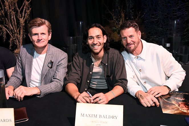 Der Herr der Ringe: Die Ringe der Macht - Season 2 - Veranstaltungen - The Lord Of The Rings: The Rings Of Power – SDCC Cast Fan Signing at Venue 808 on July 26, 2024 in San Diego, California.