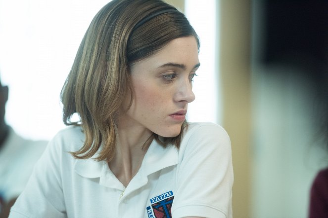 Boží pokušení - Z filmu - Natalia Dyer