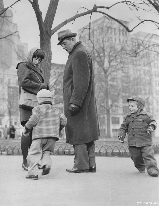 Two for the Seesaw - Filmfotók - Shirley MacLaine, Robert Mitchum