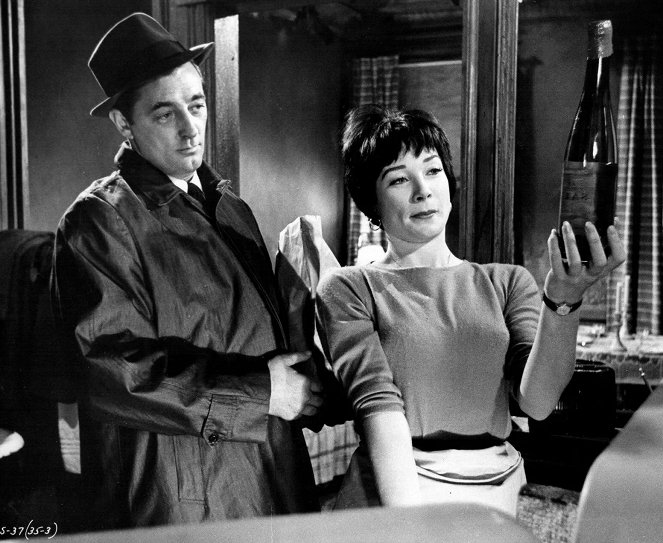 Kaksi kiikkulaudalla - Kuvat elokuvasta - Robert Mitchum, Shirley MacLaine