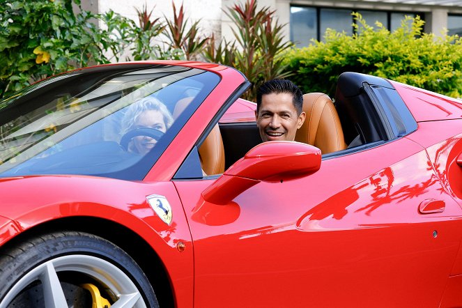 Magnum P.I. - Three Bridges - Photos - Jay Hernandez