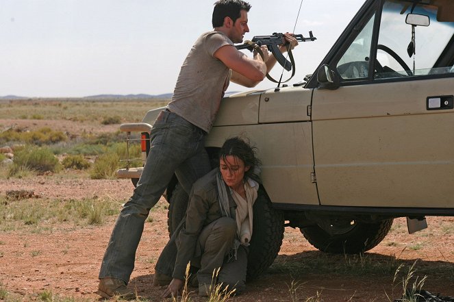 Strike Back - Iraq - Part 2 - Van film - Richard Armitage, Orla Brady