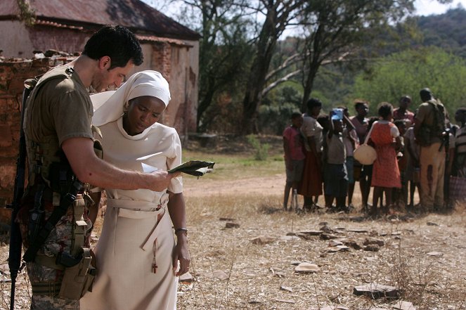 Strike Back - Zimbabwe - Part 2 - Van film - Richard Armitage