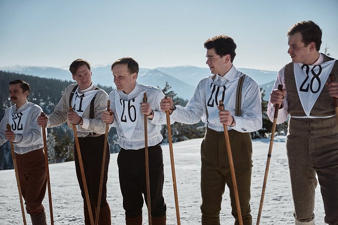 Poslední závod - De la película - Jan Hofman, Jan Nedbal, Kryštof Hádek, Marek Adamczyk, Cyril Dobrý