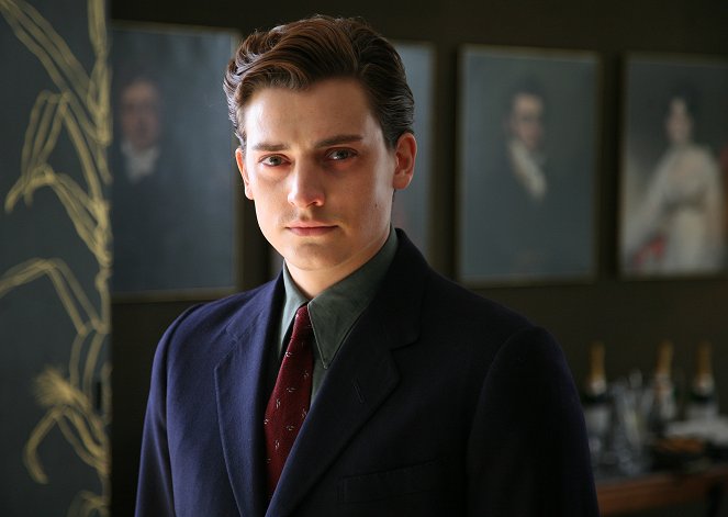 Agatha Christie's Marple - Ikiyö - Promokuvat - Aneurin Barnard