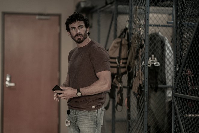 SEAL Team - Season 7 - Chaos in the Calm - Filmfotos - Justin Melnick