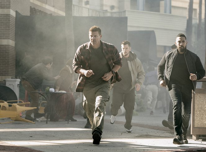 SEAL Team - Season 7 - Chaos in the Calm - Kuvat elokuvasta - David Boreanaz, Neil Brown Jr.