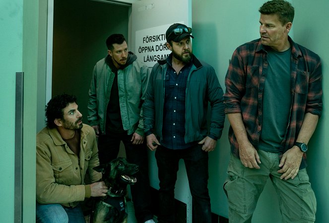 SEAL Team - Chaos in the Calm, Part 2 - Photos - Justin Melnick, Beau Knapp, A. J. Buckley, David Boreanaz