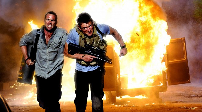 Strike Back - Episode 4 - Van film - Sullivan Stapleton, Philip Winchester