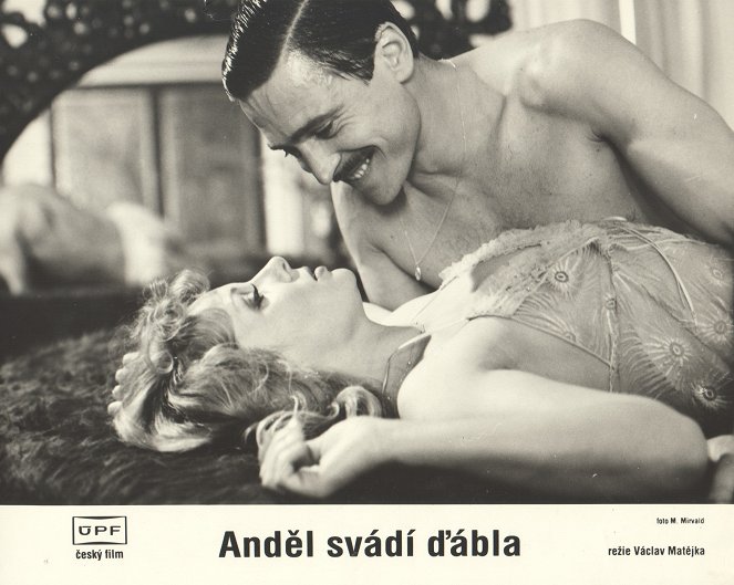 Anděl svádí ďábla - Lobby Cards - Zdena Studenková, Josef Nedorost