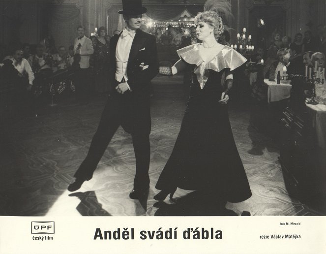 Anděl svádí ďábla - Lobby Cards - Jiří Korn, Zdena Studenková