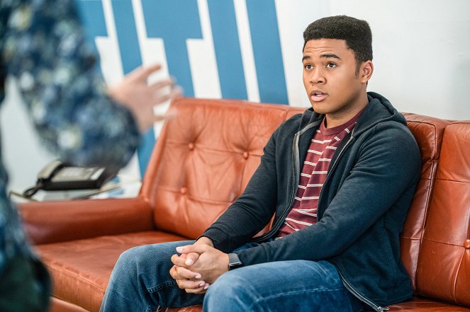 God Friended Me - Season 2 - The Fugitive - Photos