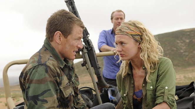 Strike Back - Episode 6 - De la película - Philip Winchester, Laura Haddock