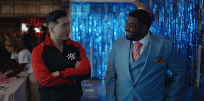 Kasa - Wibracje i nastrój - Z filmu - Joel Kim Booster, Ron Funches