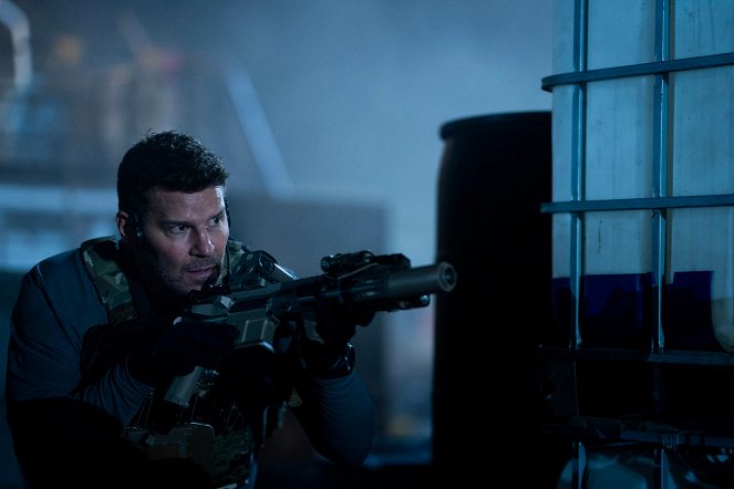 SEAL Team - Ships in the Night - Van film - David Boreanaz