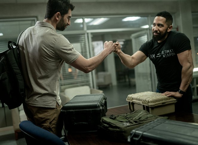 SEAL Team - Ships in the Night - Do filme - Raffi Barsoumian, Neil Brown Jr.