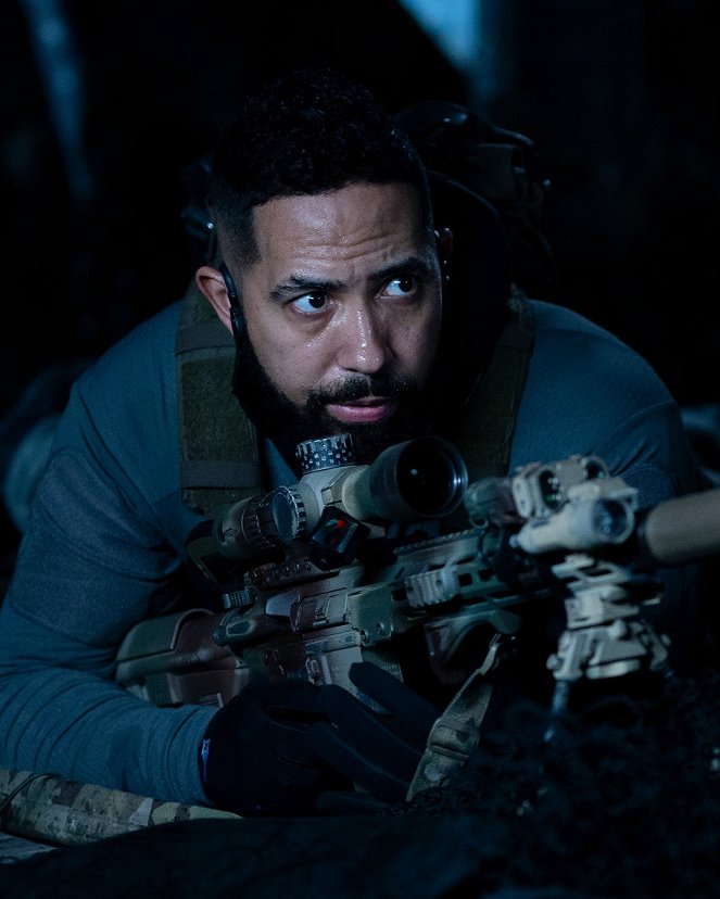 SEAL Team - Ships in the Night - Do filme - Neil Brown Jr.