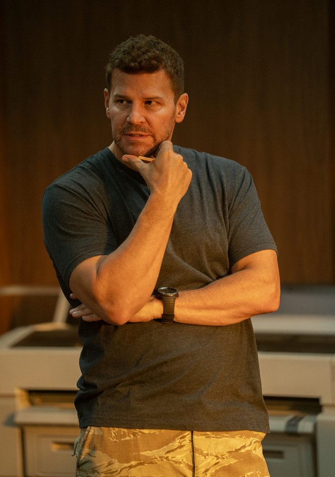 SEAL Team - Heroes and Criminals - Photos - David Boreanaz