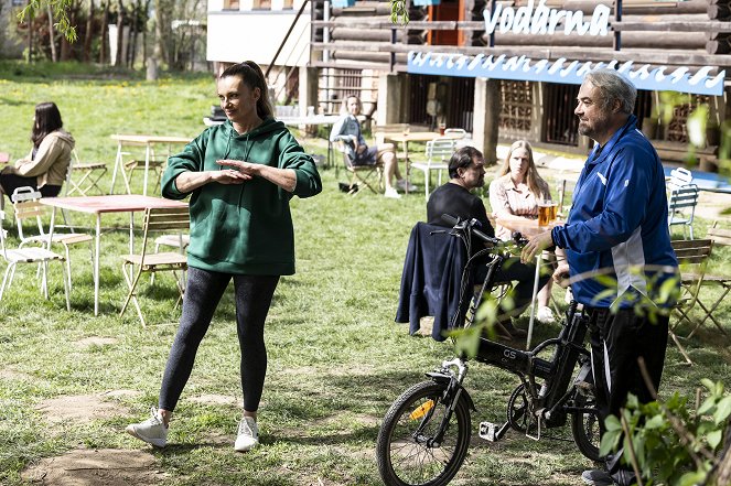 Jedna rodina - Láska ve třech - Z filmu - Alice Bendová, Martin Zounar