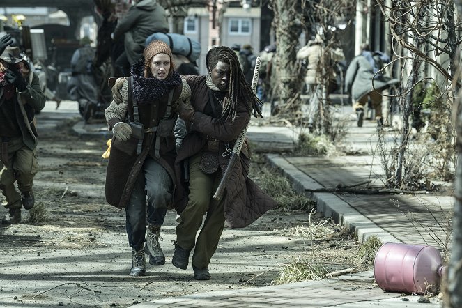 The Walking Dead: The Ones Who Live - Gone - Filmfotos - Breeda Wool, Danai Gurira