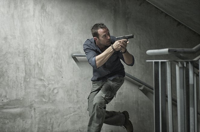 Strike Back - Episode 5 - De la película - Sullivan Stapleton