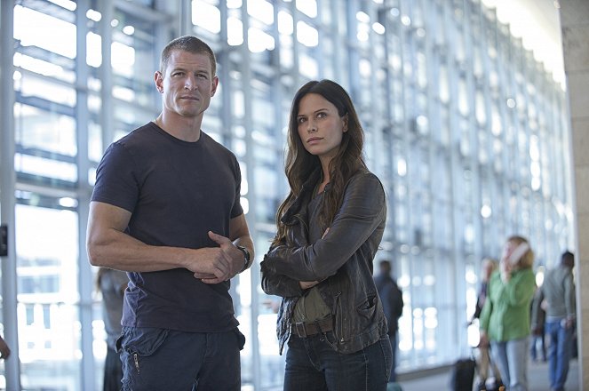 Válaszcsapás - Episode 5 - Promóció fotók - Philip Winchester, Rhona Mitra