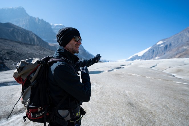 Fiennes Return to the Wild - Photos