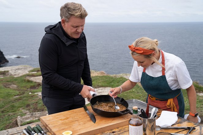 Gordon Ramsay: Do neznáma - Moherské útesy - Z filmu