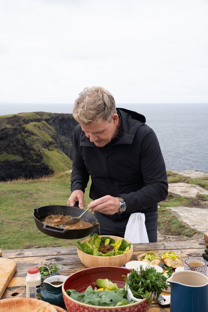 Gordon Ramsay: Do neznáma - Moherské útesy - Z filmu