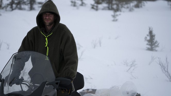 Life Below Zero - Paving Paths - Photos