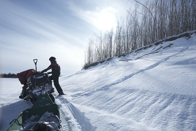 Life Below Zero - Paving Paths - Photos