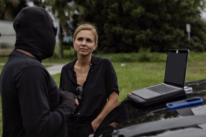 Schwarzmärkte hautnah mit Mariana van Zeller - Cyberkriminalität - Filmfotos