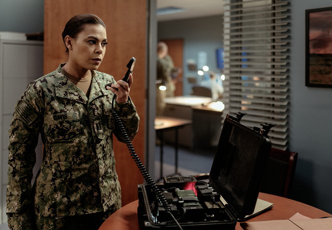 SEAL Team - Season 7 - A Perfect Storm - Photos - Toni Trucks