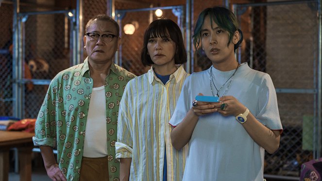 Sunny - Trash or Not-Trash - Van film - Jun Kunimura, Rashida Jones, Annie the Clumsy