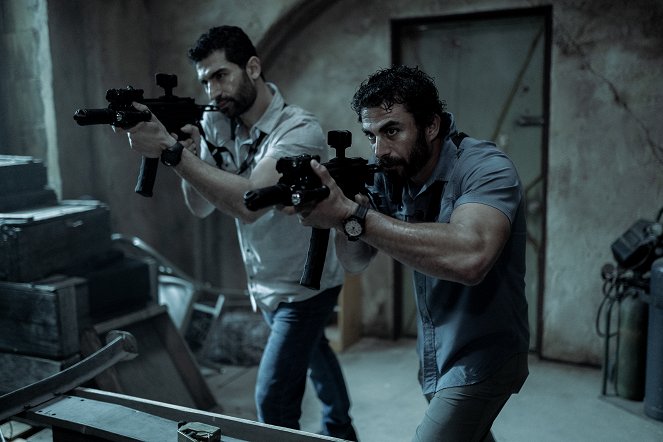 SEAL Team - Season 7 - Hundred Year Marathon - Photos - Raffi Barsoumian, Justin Melnick