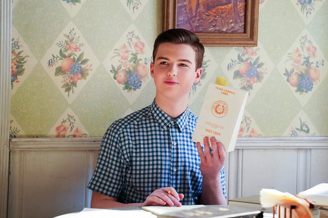 Young Sheldon - Season 7 - Eine Fessel am Fuß und eine Schlange im Klo - Filmfotos