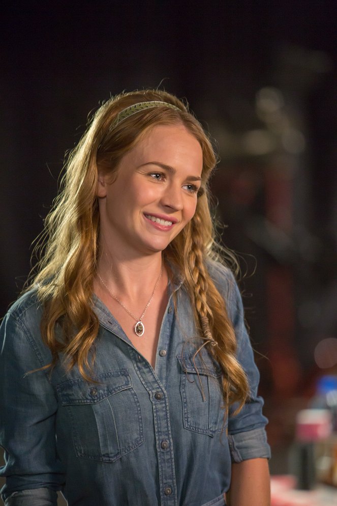 Mother's Day - Photos - Britt Robertson