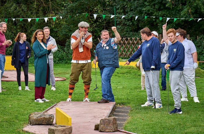 Mord mit Aussicht - Minigolf Mafia - Filmfotos - Katharina Wackernagel, Sebastian Schwarz, Felix Vörtler, Peter Trabner