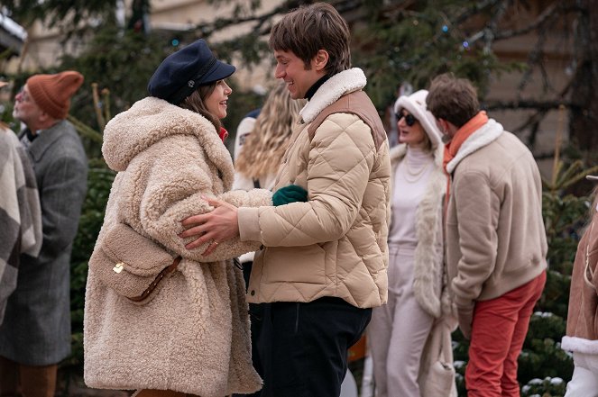 Emily in Paris - Vánoce na horách - Z filmu