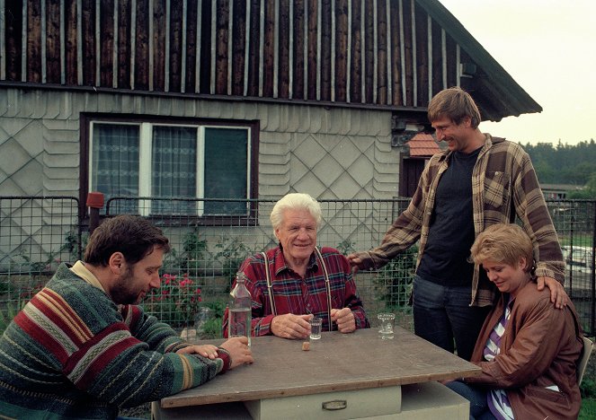 Život na zámku - Proti všem - Van film - Tomáš Töpfer, Jaroslav Moučka, Václav Vydra nejml., Eliška Kasanová