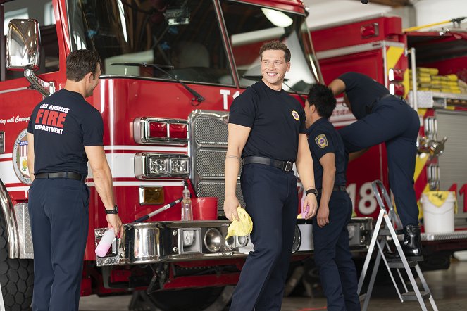 9-1-1 - Season 8 - Buzzkill - Do filme