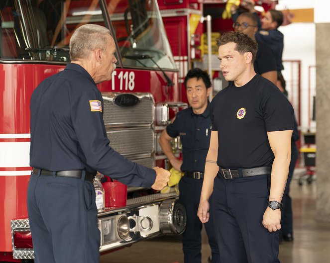 9-1-1 - Season 8 - Buzzkill - Photos