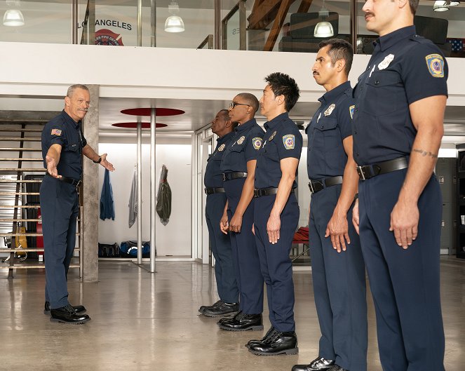 9-1-1 - Season 8 - Buzzkill - Photos