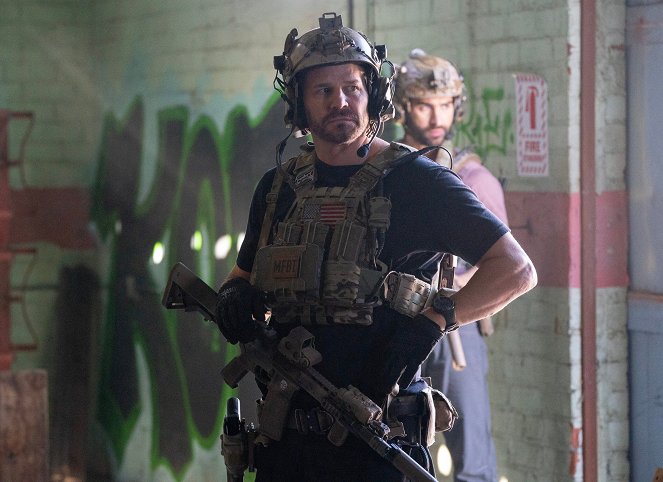 SEAL Team - Mission Creep - Van film - David Boreanaz